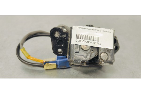 Recambio de cerradura maletero / porton para toyota avensis wagon (t25) 2.2 d4d 180 referencia OEM IAM   
