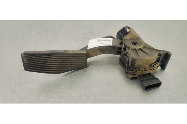 Recambio de pedal acelerador para opel insignia berlina 2.0cdti 130 fap referencia OEM IAM 13237352  