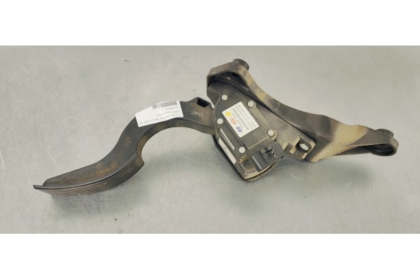 Recambio de pedal acelerador para hyundai santa fe (bm) 2.2 crdi 155 4x4 referencia OEM IAM 327262B100  