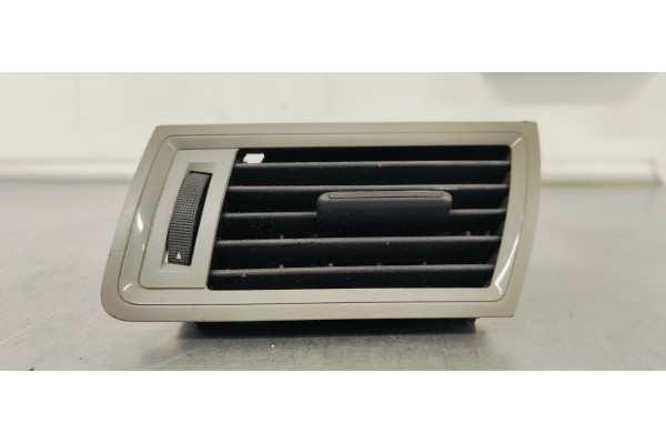 Recambio de rejilla aireadora para skoda rapid 1.6 tdi 105 fap referencia OEM IAM 5JA819701  