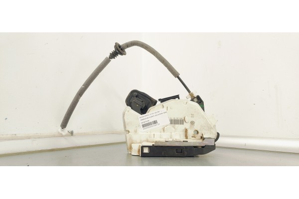 Recambio de cerradura puerta delantera derecha para skoda rapid 1.6 tdi 105 fap referencia OEM IAM 5E1837016A  