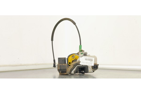 Recambio de cerradura puerta trasera izquierda para opel astra j lim. 1.6 i 115 referencia OEM IAM 3023881  