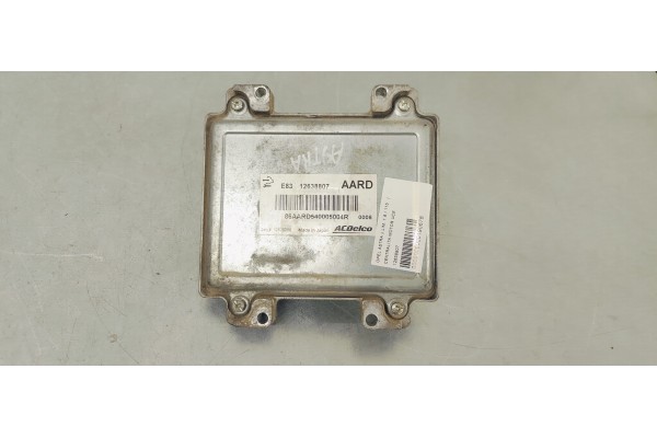 Recambio de centralita motor uce para opel astra j lim. 1.6 i 115 referencia OEM IAM 12638807  