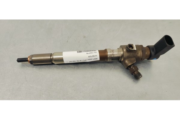 Recambio de inyector para seat leon (1p1) 1.6 tdi 105 fap referencia OEM IAM 03L130277B  