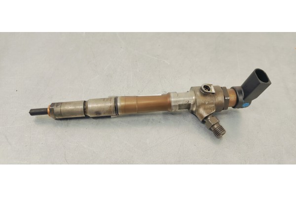 Recambio de inyector para seat leon (1p1) 1.6 tdi 105 fap referencia OEM IAM 03L130277B  