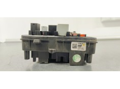 Recambio de caja reles / fusibles para opel insignia berlina 2.0cdti 130 fap referencia OEM IAM 13275881  