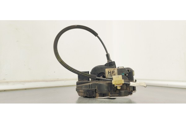 Recambio de cerradura puerta delantera derecha para opel insignia berlina 2.0cdti 130 fap referencia OEM IAM 13503150  