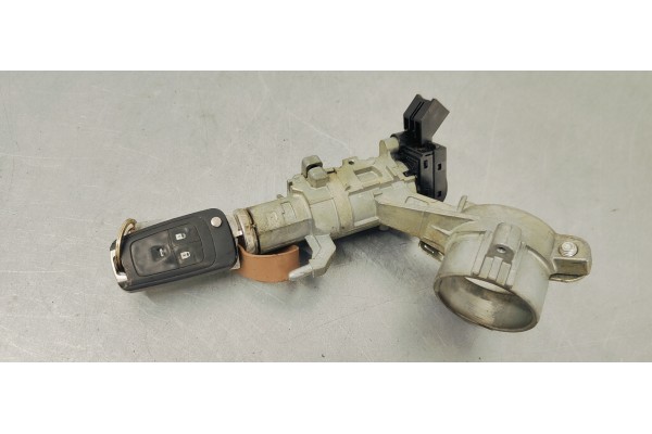 Recambio de conmutador de arranque para opel insignia berlina 2.0cdti 130 fap referencia OEM IAM 25799293  