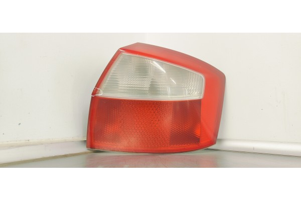 Recambio de piloto trasero derecho para audi a4 berlina (8e) 1.9 tdi (96kw) referencia OEM IAM 8E0945096C  