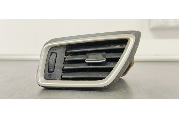 Recambio de rejilla aireadora para nissan qashqai (j11) 1.6 i turbo 163 referencia OEM IAM 687614EH0A  