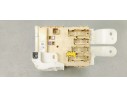 Recambio de caja reles / fusibles para toyota auris 1.6 i 132 referencia OEM IAM 8273012X70A  