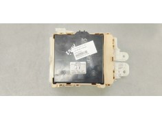 Recambio de caja reles / fusibles para toyota auris 1.6 i 132 referencia OEM IAM 8273012X70A  