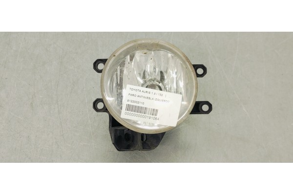 Recambio de faro antiniebla izquierdo para toyota auris 1.6 i 132 referencia OEM IAM 8122002110  