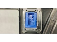 Recambio de consola central para toyota auris 1.6 i 132 referencia OEM IAM 5540502430  