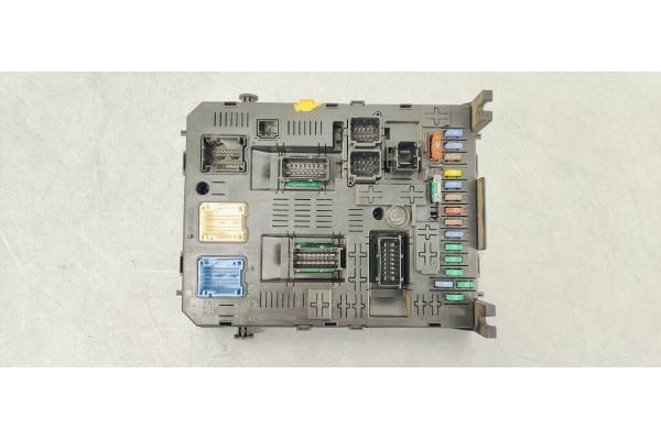 Recambio de caja reles / fusibles para citroen c4 picasso exclusive referencia OEM IAM 9664059080  