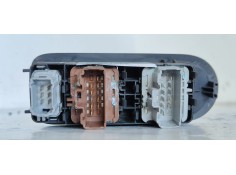 Recambio de mando elevalunas delantero izquierdo para renault scenic ii emotion referencia OEM IAM 156018070  