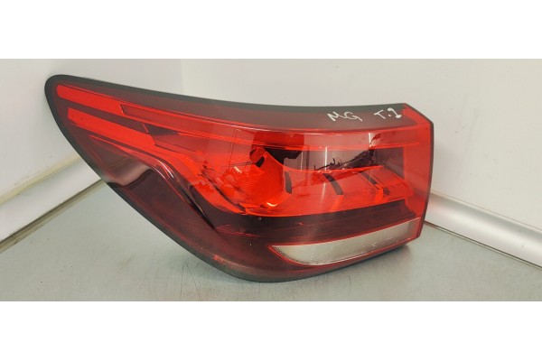 Recambio de piloto trasero izquierdo para mg zs 1.5 106 referencia OEM IAM 10571681  