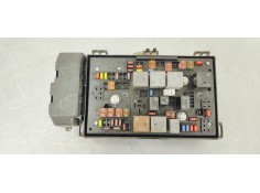 Recambio de caja reles / fusibles para opel astra j lim. 1.6 i 115 referencia OEM IAM 13302310  