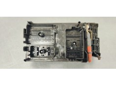 Recambio de caja reles / fusibles para opel astra j lim. 1.6 i 115 referencia OEM IAM 13302310  