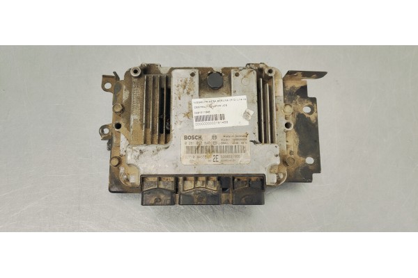 Recambio de centralita motor uce para nissan primera berlina (p12) line up referencia OEM IAM 0281011646  