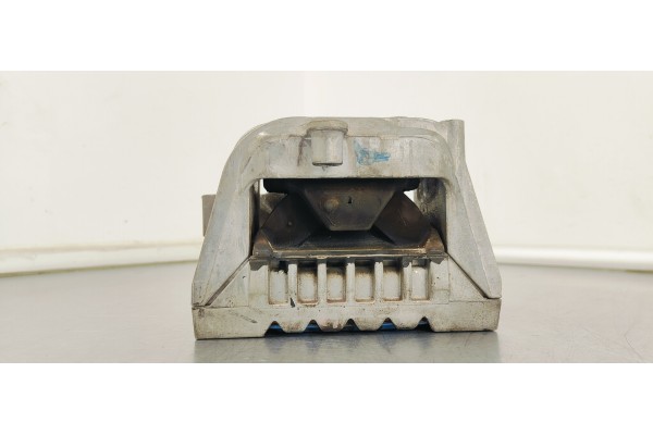 Recambio de soporte motor derecho para seat leon (1p1) 2.0 tdi referencia OEM IAM 1K0199262BB  