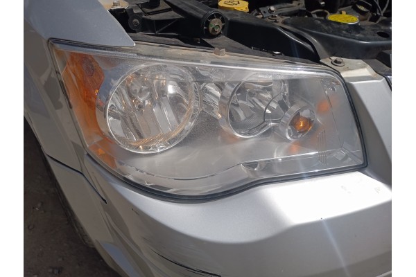 Recambio de faro derecho para chrysler grand voyager limited referencia OEM IAM   