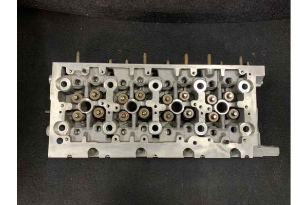 Recambio de culata para volkswagen golf vii variant (bv5) referencia OEM IAM 04L103373E  