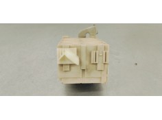 Recambio de caja reles / fusibles para toyota rav 4 (a2) 2.0 d4d 115 4x4 referencia OEM IAM 8273342081  