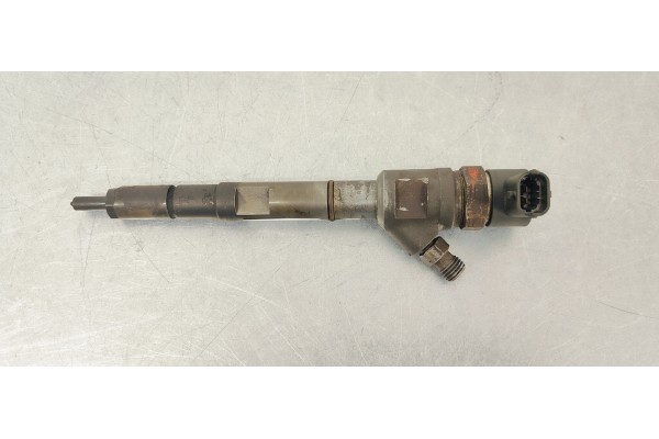Recambio de inyector para kia sorento 2.5 crdi ex referencia OEM IAM 0445110275  