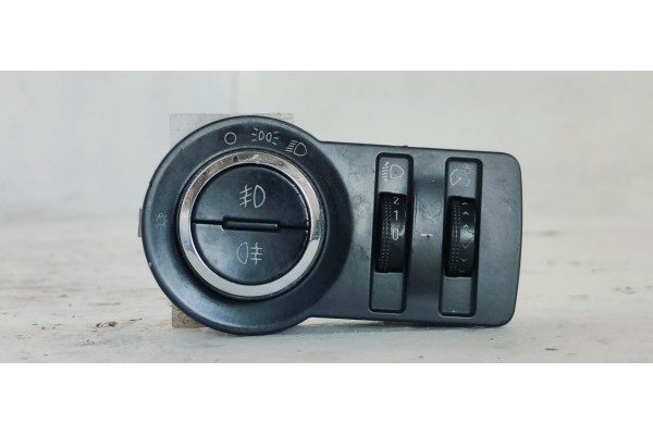 Recambio de mando luces para chevrolet cruze 1.6 i 113 referencia OEM IAM 13301749  