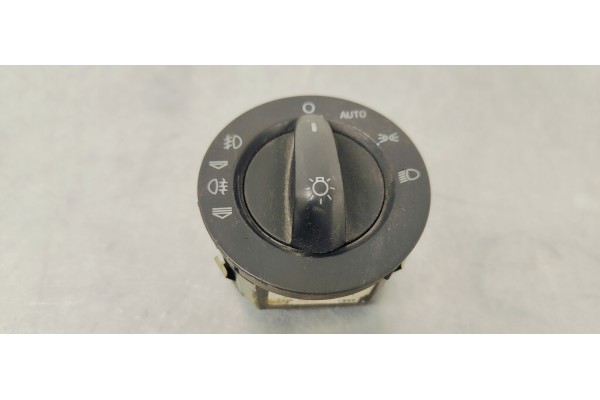 Recambio de mando luces para audi a6 berlina (4f2) 2.0 tdi 140 referencia OEM IAM 4F1941531D  