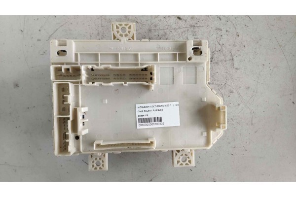 Recambio de caja reles / fusibles para mitsubishi colt cabrio czc 1.5 cat referencia OEM IAM 8565A108 1571HOA 