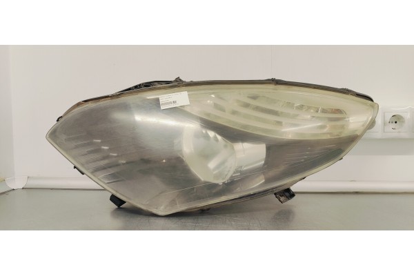 Recambio de faro izquierdo para renault scenic iii 1.9 dci 130 referencia OEM IAM 260600023R  