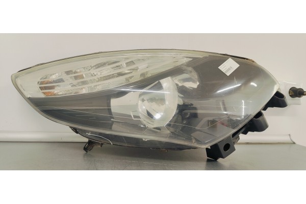 Recambio de faro derecho para renault scenic iii 1.9 dci 130 referencia OEM IAM 260100023R  