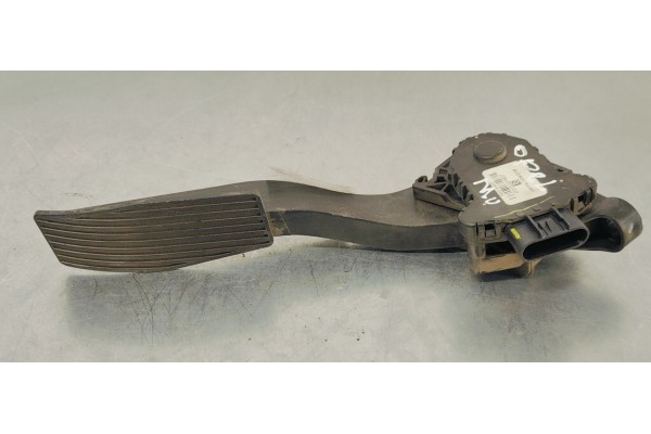 Recambio de pedal acelerador para opel meriva b referencia OEM IAM 13362749  