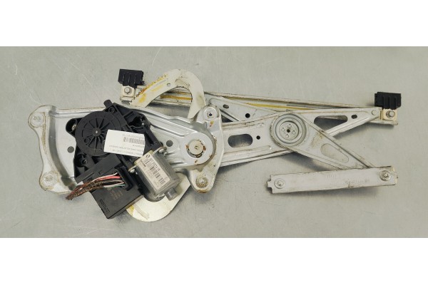 Recambio de elevalunas delantero derecho para renault scenic iii 1.9 dci 130 referencia OEM IAM 807302741R  