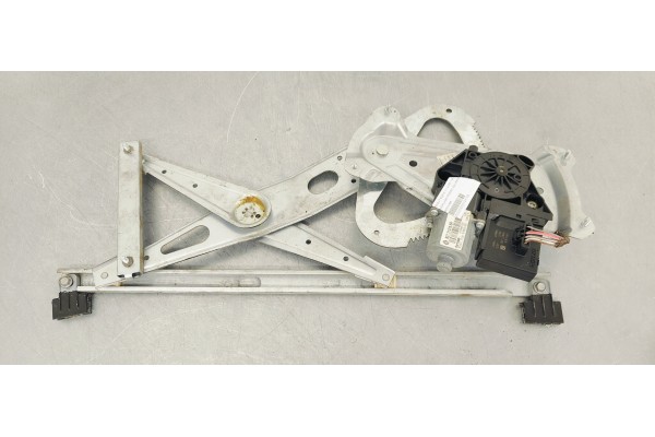 Recambio de elevalunas trasero izquierdo para renault scenic iii 1.9 dci 130 referencia OEM IAM 827310166R  