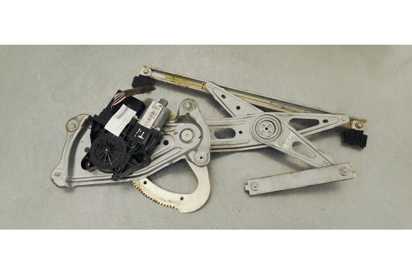 Recambio de elevalunas trasero izquierdo para renault scenic iii 1.9 dci 130 referencia OEM IAM 827310004R  