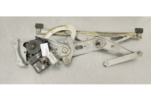 Recambio de elevalunas delantero derecho para renault scenic iii 1.9 dci 130 referencia OEM IAM 807300011R  