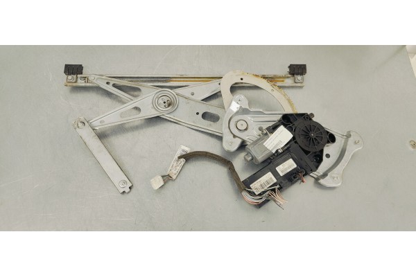 Recambio de elevalunas delantero izquierdo para renault scenic iii 1.9 dci 130 referencia OEM IAM 807310011R  