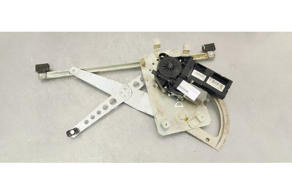 Recambio de elevalunas delantero izquierdo para renault scenic iii 1.9 dci 130 referencia OEM IAM 807311050R  