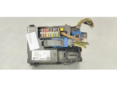 Recambio de caja reles / fusibles para opel meriva b referencia OEM IAM 13356921  