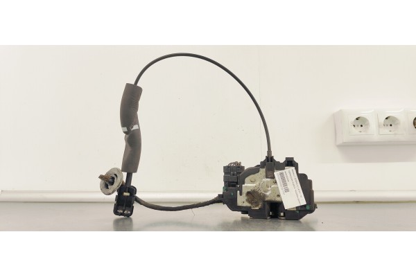 Recambio de cerradura puerta trasera derecha para renault scenic iii 1.9 dci 130 referencia OEM IAM 825020033R  
