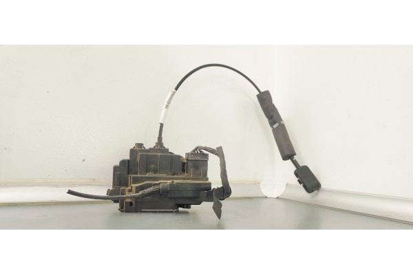 Recambio de cerradura puerta trasera derecha para renault scenic iii 1.9 dci 130 referencia OEM IAM 825020033R  