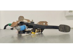 Recambio de pedal embrague para renault scenic iii 1.9 dci 130 referencia OEM IAM 465030038R  