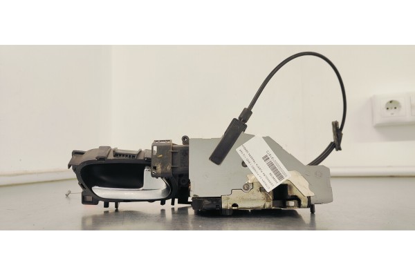 Recambio de cerradura puerta trasera derecha para citroen c4 picasso 1.6hdi 112 fap referencia OEM IAM 24099158  