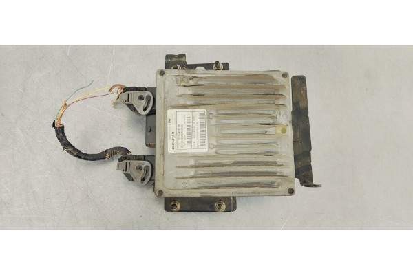 Recambio de centralita motor uce para renault megane ii berlina 5p confort dynamique referencia OEM IAM 8200498188  