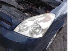 Recambio de faro izquierdo para toyota corolla verso (e12) 2.0d4d 115 referencia OEM IAM   