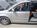 Recambio de puerta delantera izquierda para chrysler grand voyager limited referencia OEM IAM   