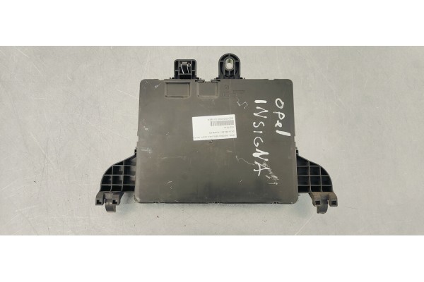 Recambio de caja reles / fusibles para opel insignia berlina 2.0cdti 130 fap referencia OEM IAM 13277318  